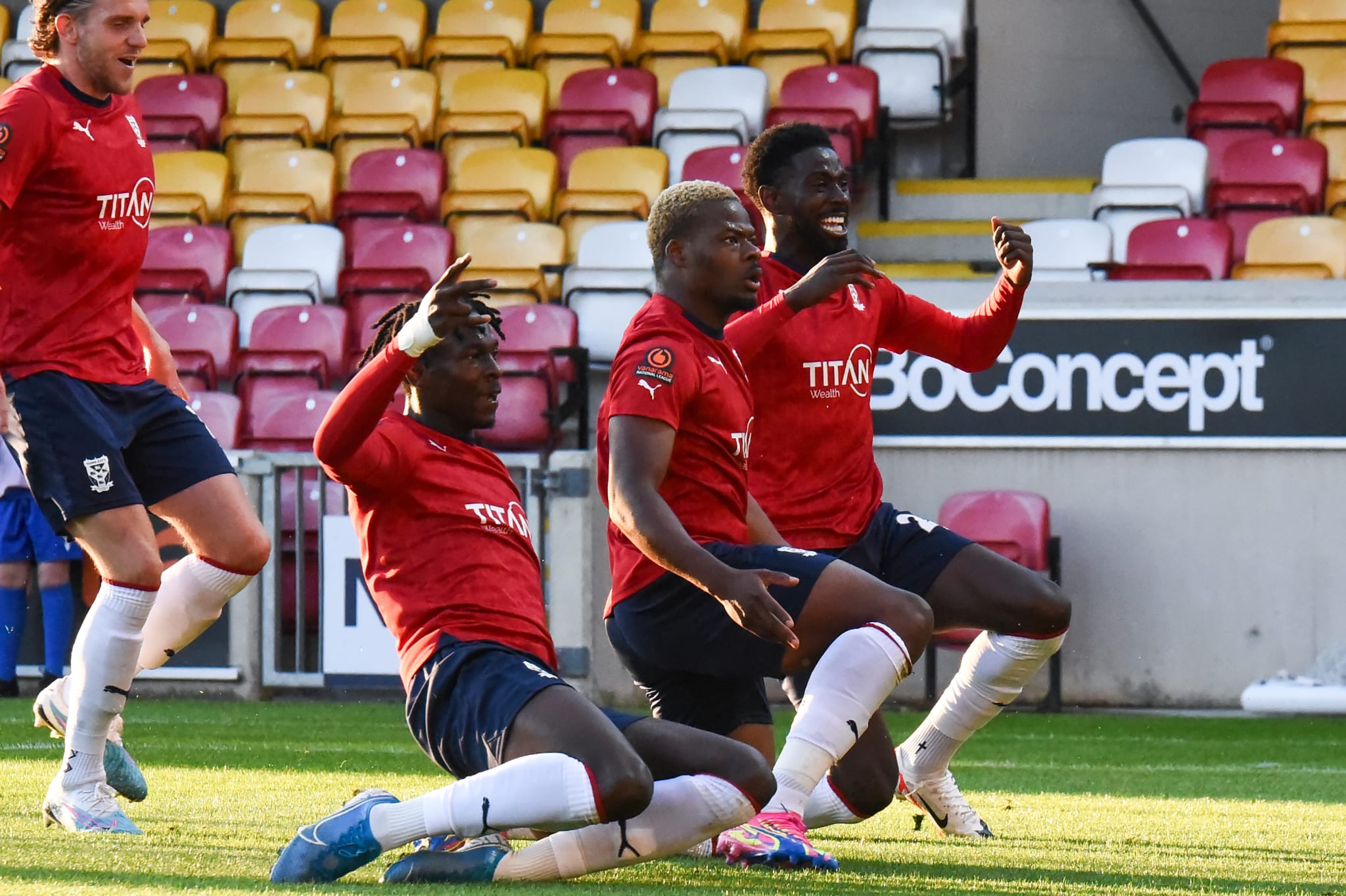 Altrincham 2 Kidderminster Harriers 1 - Report