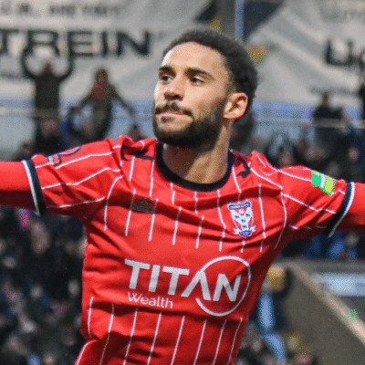 Tyrese Sinclair joins Solihull on loan.