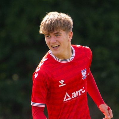 Donny Day joins Bridlington Town on a dual-registration